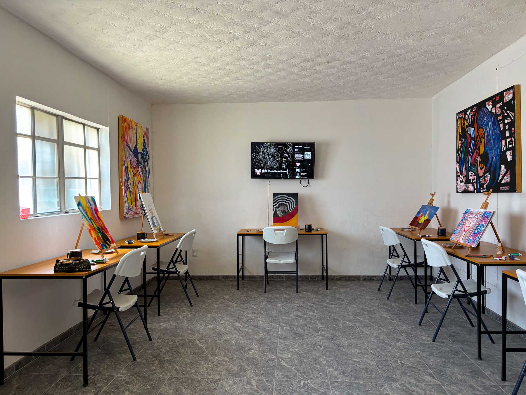 Curso de pintura en Guadalajara salón de clases